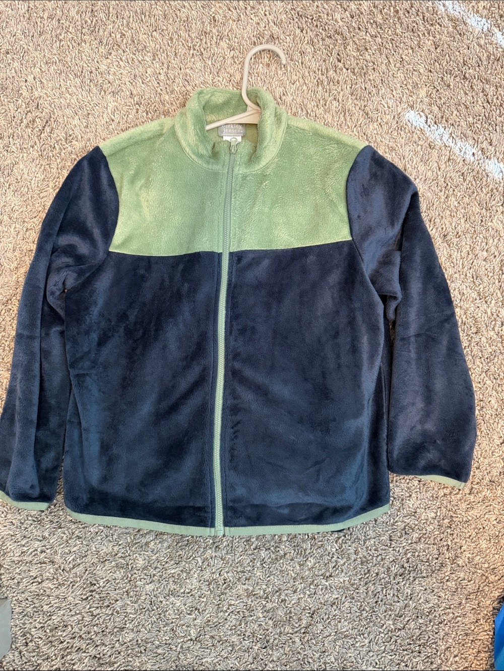 Colorblock Kids Fleece Jacket and pants in Navy and Light Green